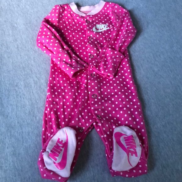 newborn nike sleeper